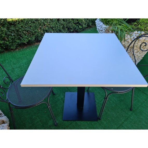 Tavolo in ferro battuto con piano bianco frassinato 70x70cm - Spessore 18mm
