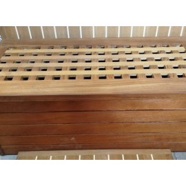 cassapanca/baule in multistrato okumè,scanalato con coperchio in teak massello